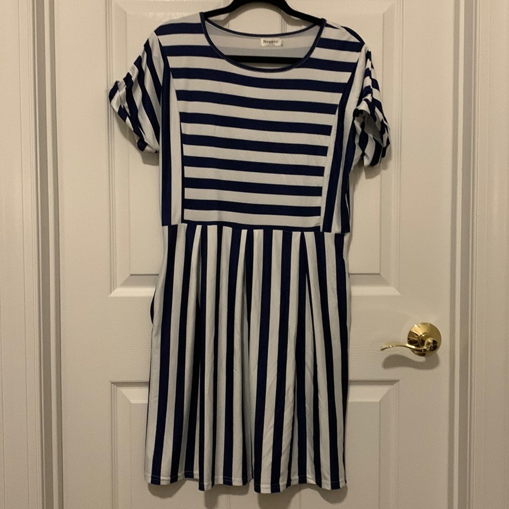 Naggoo Navy/White Striped‎ midi Dress with pockets!  Size Large